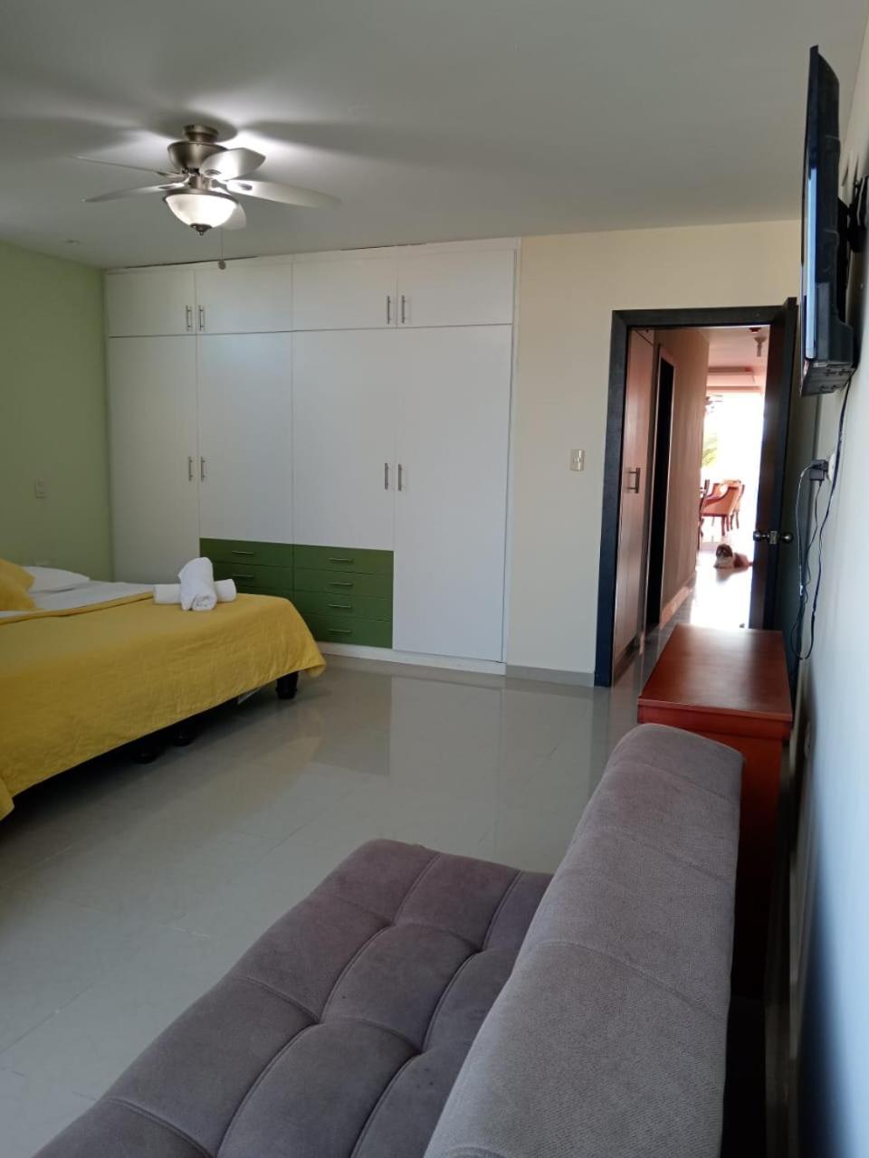 Edificio Galatea Apartment *